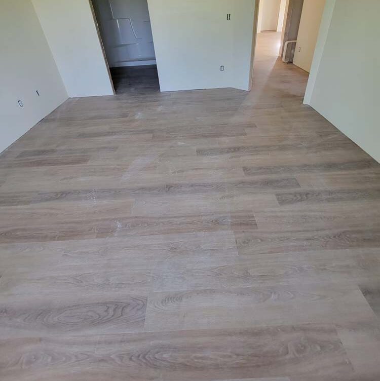 vinyl flooring and laminate flooring